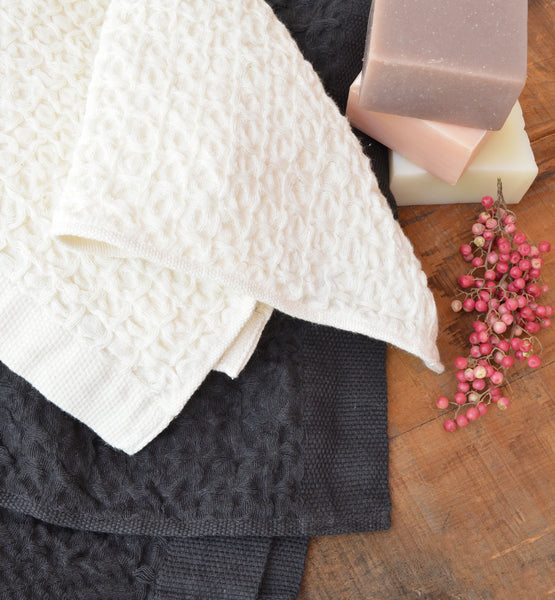Kontex Lattice Linen Hand Towel, Ivory - Olive + Rose