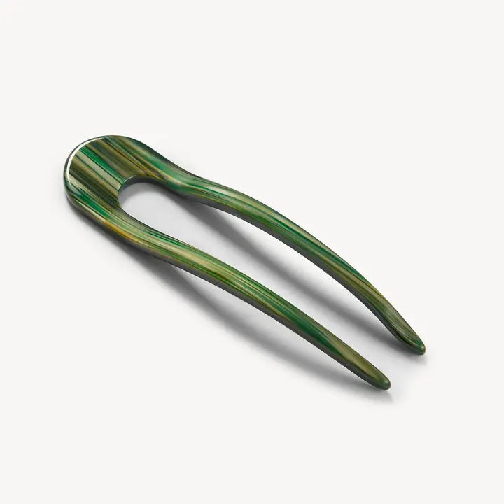 A classic French hair pin, hand-sculpted in fine Italian acetate. Recommended for all hair textures.