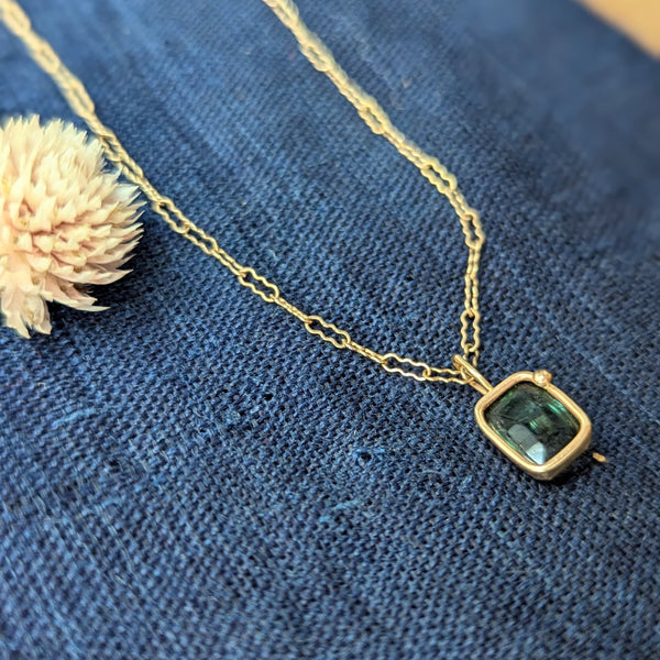 Occasionally sweet recycled 14k gold 18" crinkle chain green tourmaline Gallery necklace made in NYC shop Boston sowa boutique jewelry handmade gift store